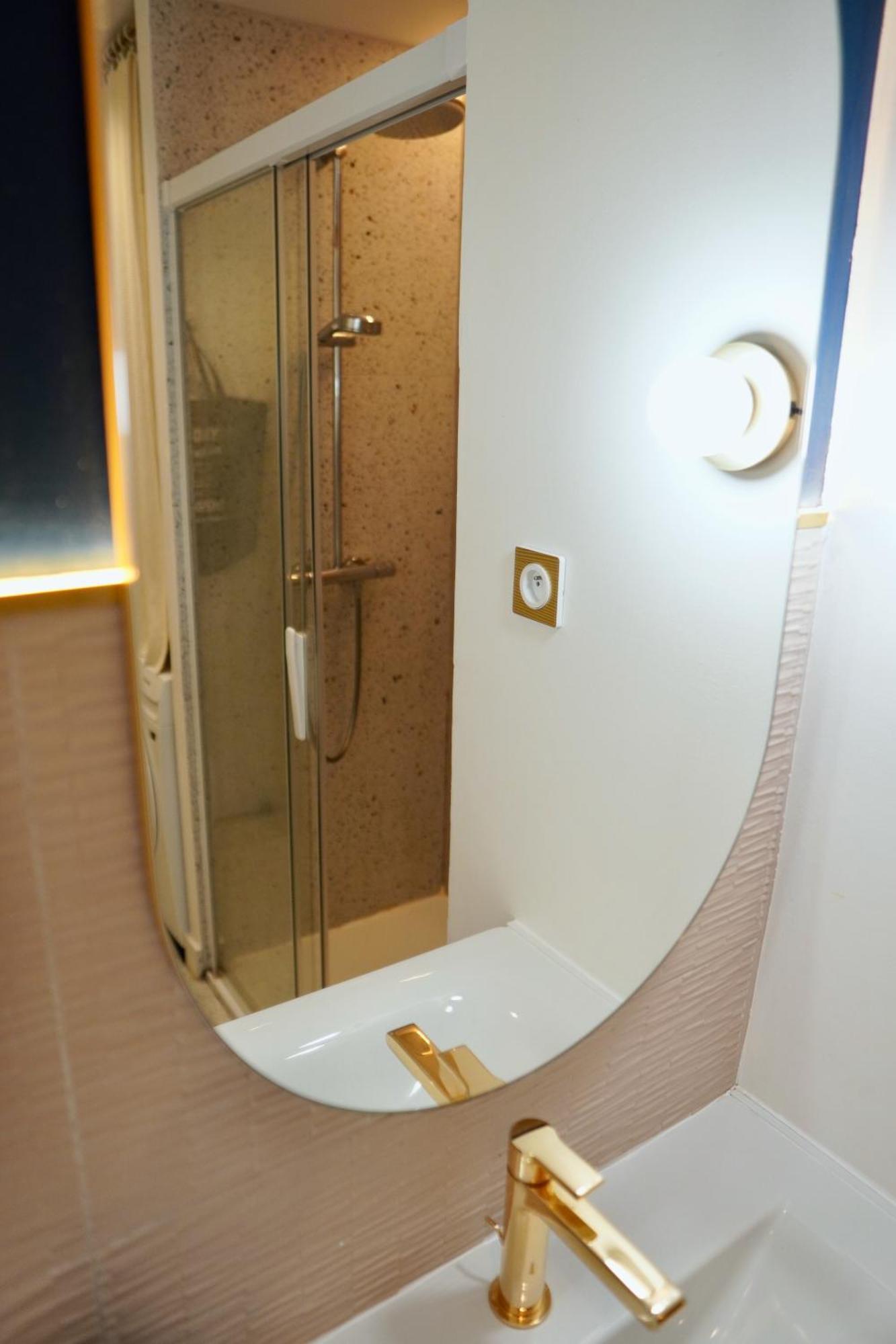 Roma Divine Home Cinema Et Jardin 尼姆 外观 照片