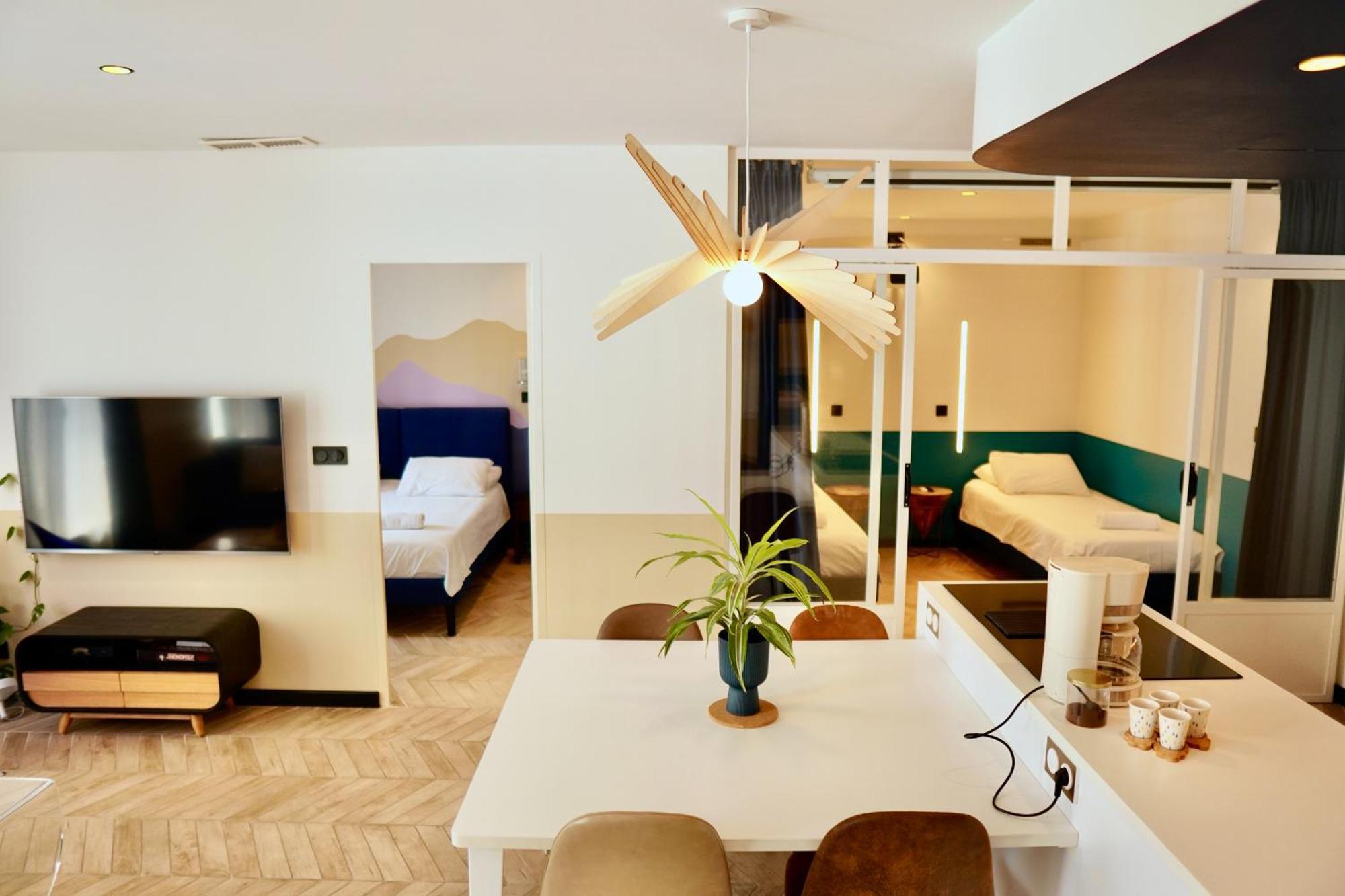 Roma Divine Home Cinema Et Jardin 尼姆 外观 照片