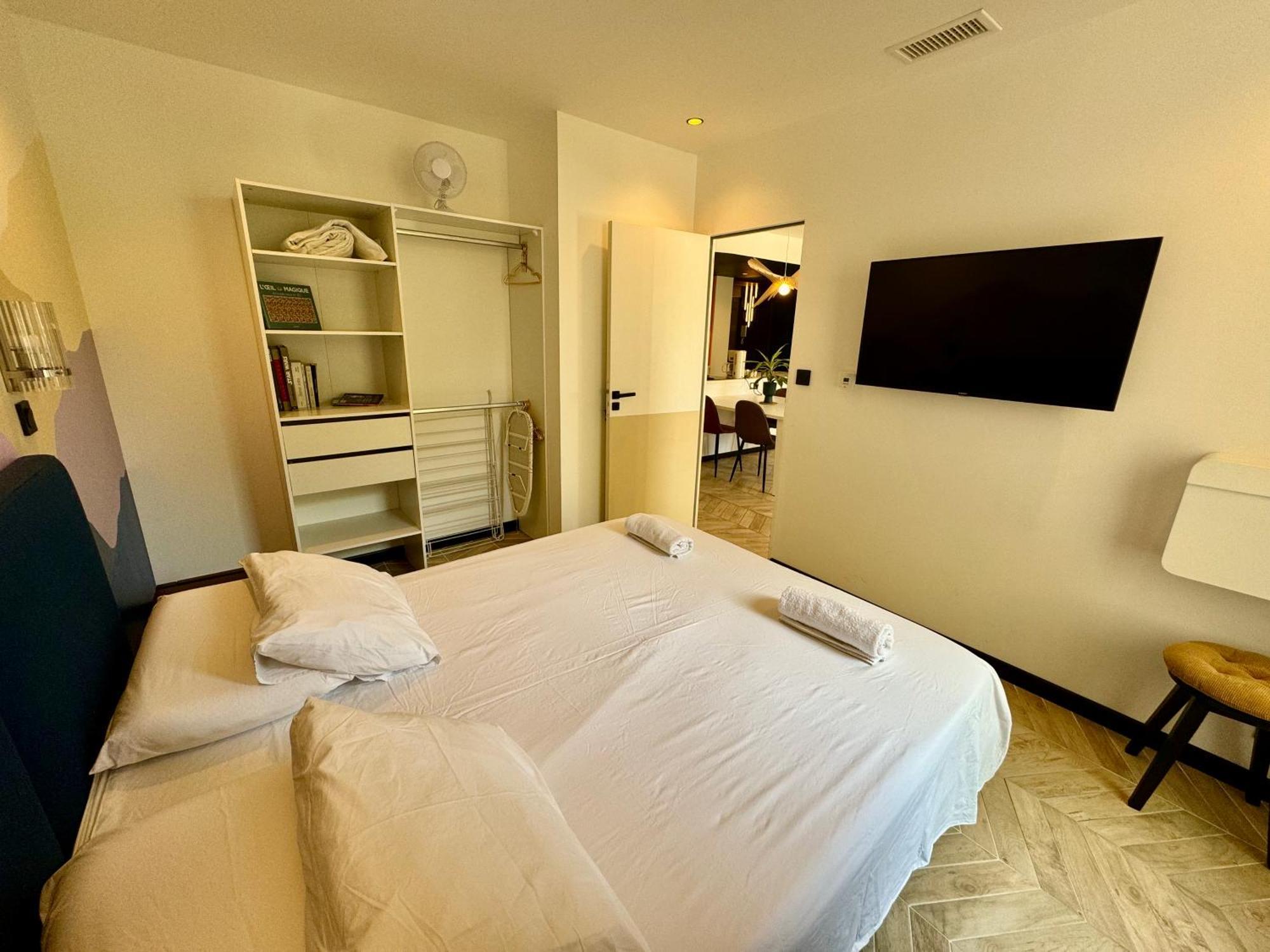 Roma Divine Home Cinema Et Jardin 尼姆 外观 照片