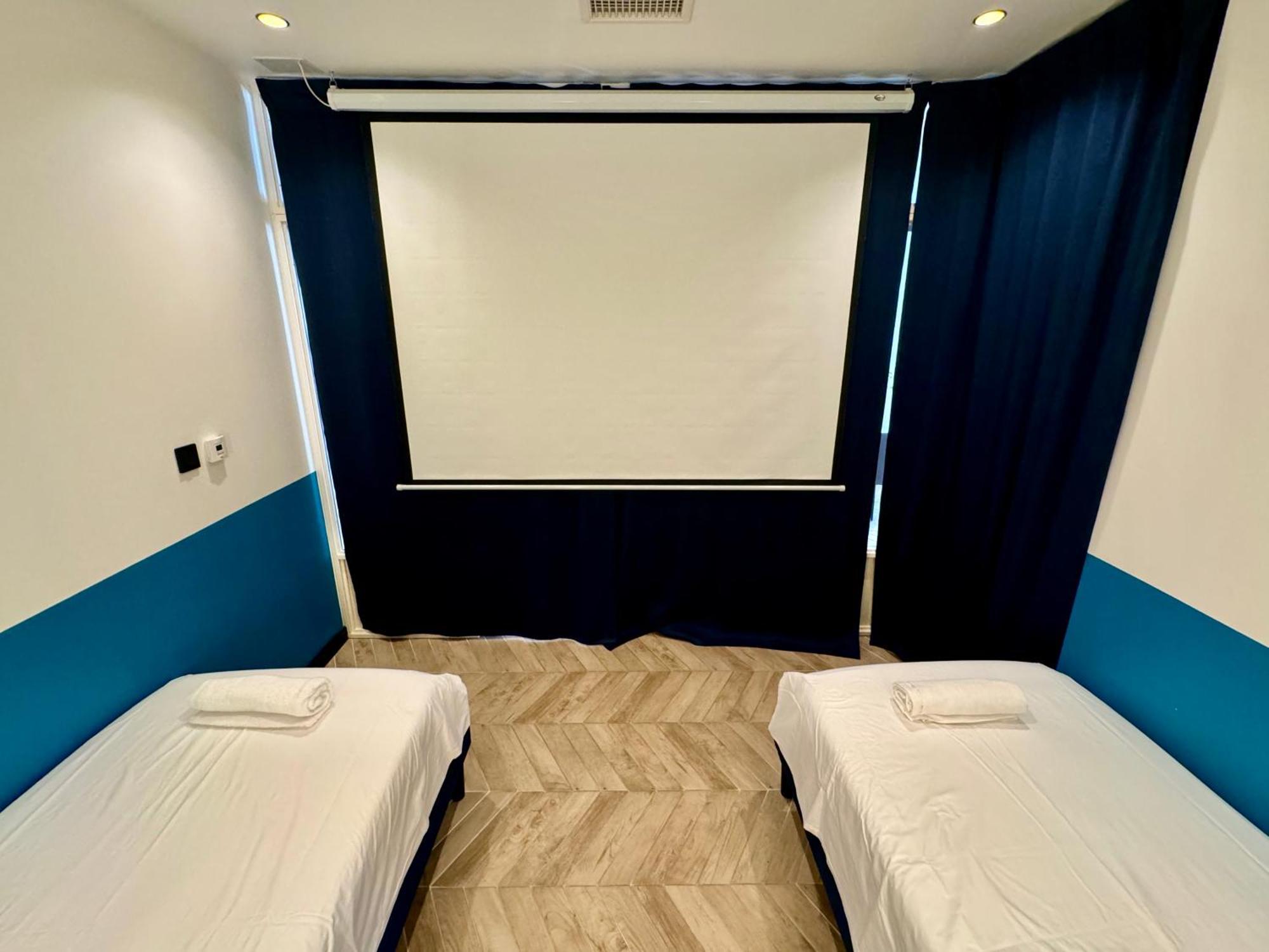 Roma Divine Home Cinema Et Jardin 尼姆 外观 照片