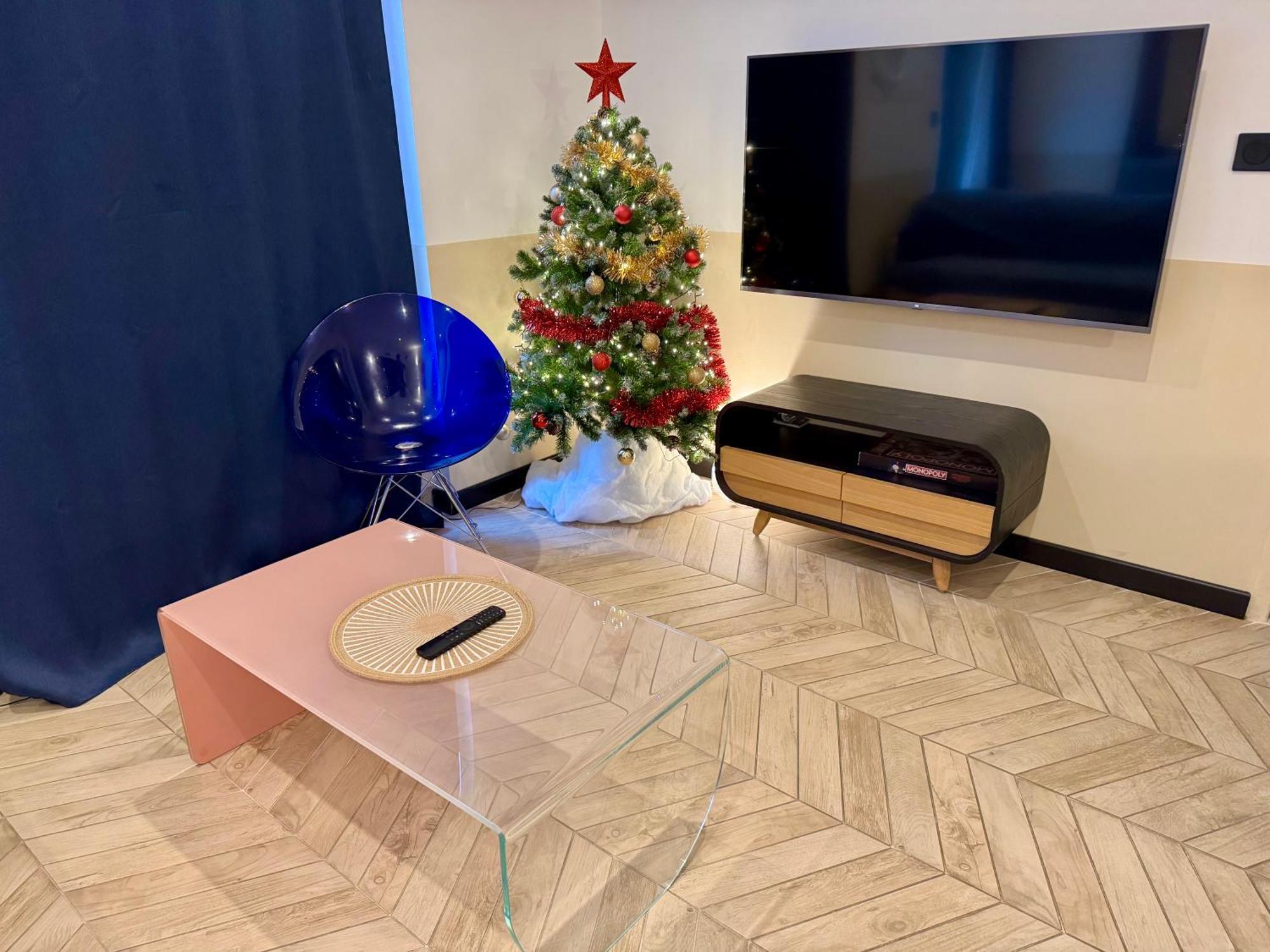 Roma Divine Home Cinema Et Jardin 尼姆 外观 照片